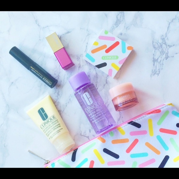 Clinique Cosmetic Bundle - Picture 7 of 8